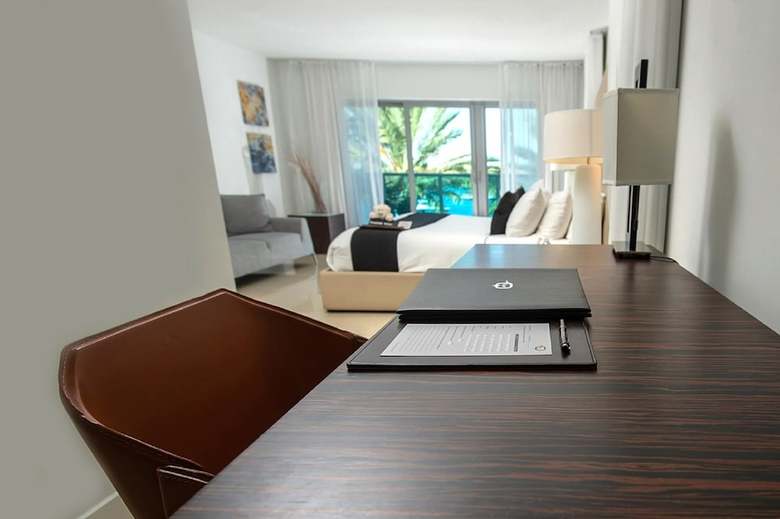 Quarzo Boutique Hotel ? Bal Harbour