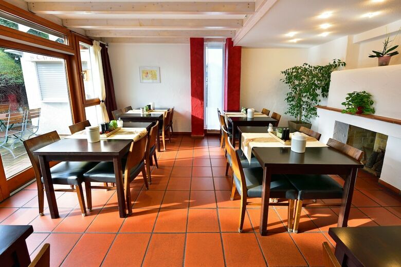 Vicos Hotel Und Restaurant