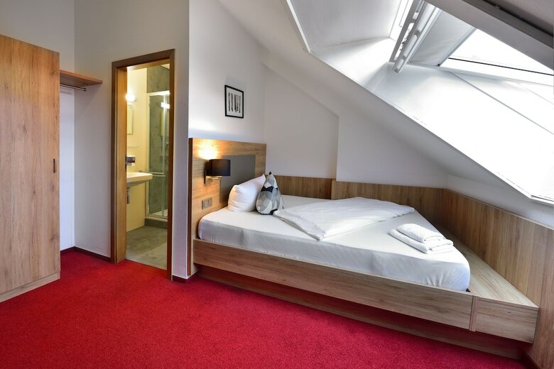 Vicos Hotel Und Restaurant