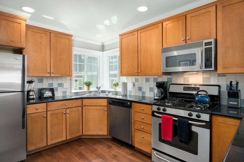 Seattle Vacation Home: The Great Wall