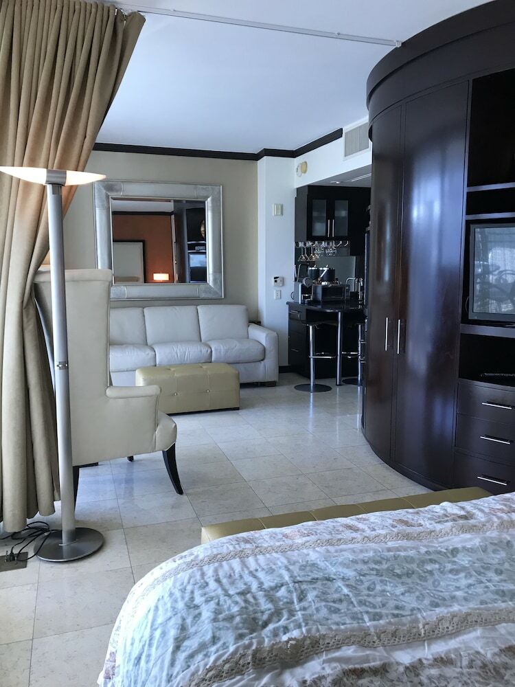 de Soleil Hotel On Ocean Drive