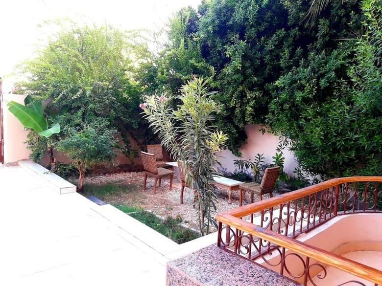 Aparthotel Luxor Plaza House