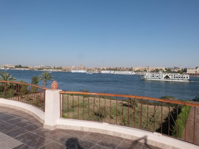 Aparthotel Luxor Plaza House