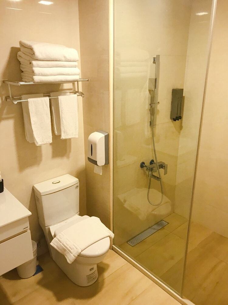 Ket Hotel