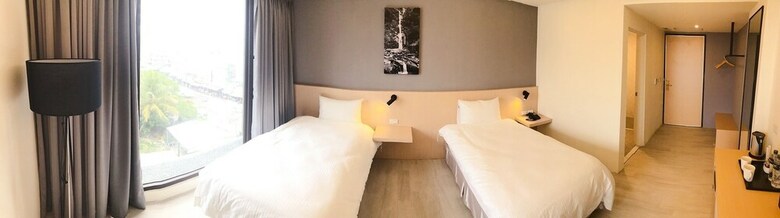 Ket Hotel