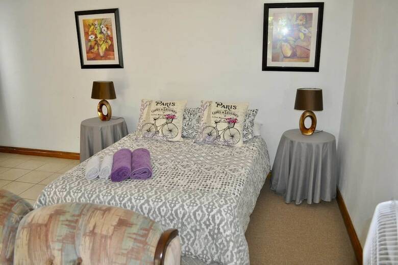 Apartamentos Paris Road Studio