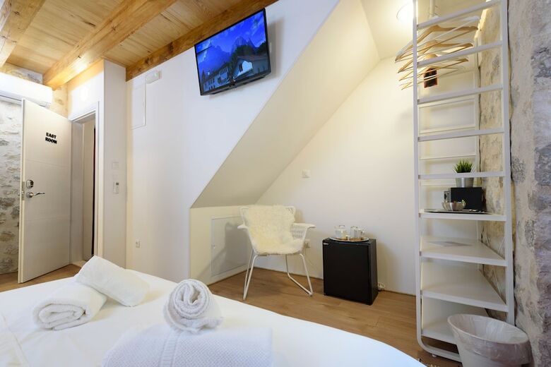 Hotel Guest House Tiramola