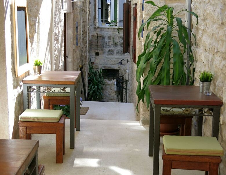 Hotel Guest House Tiramola