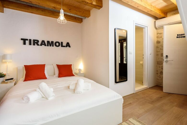 Hotel Guest House Tiramola