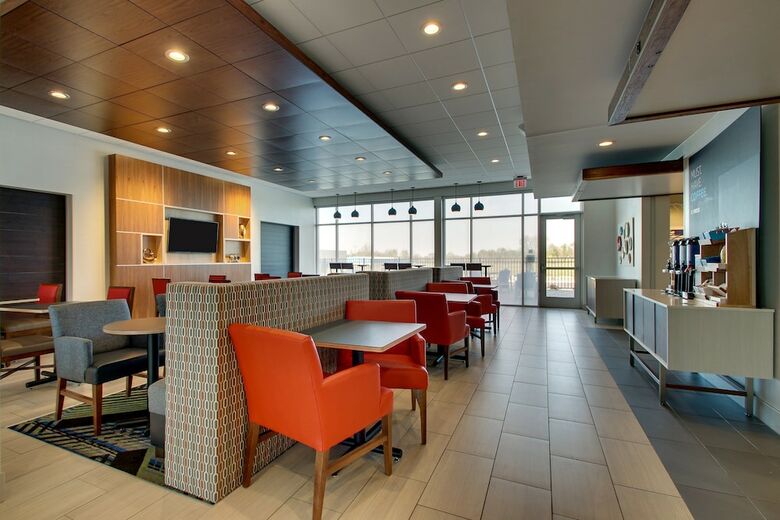 Hotel Holiday Inn Express & Suites Findlay North