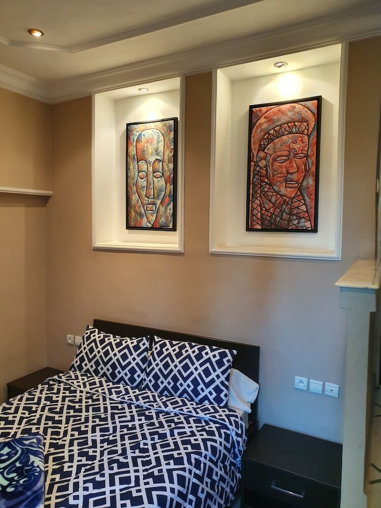 Hotel Ambassy H�tel