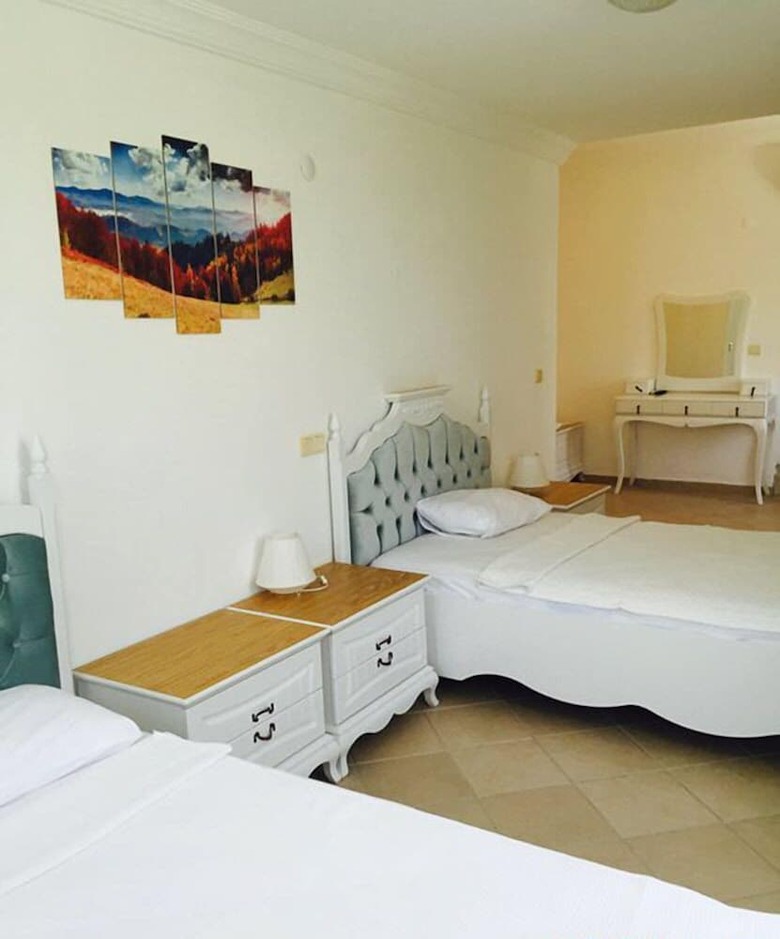 Estrella Beach Hotel