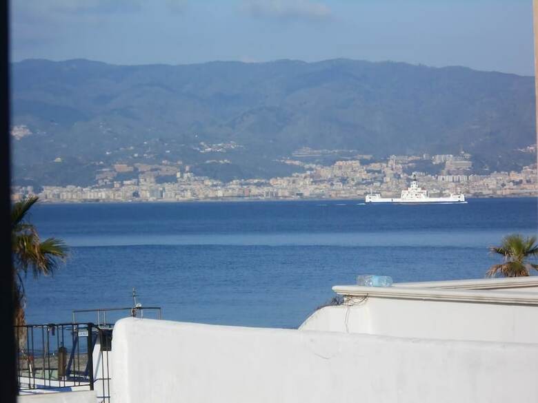Apartment On The Strait Of Messina
