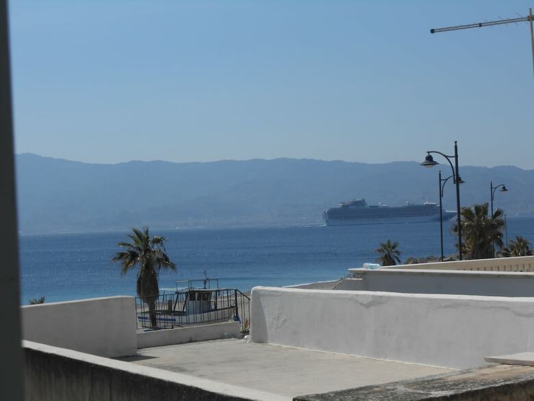 Apartment On The Strait Of Messina