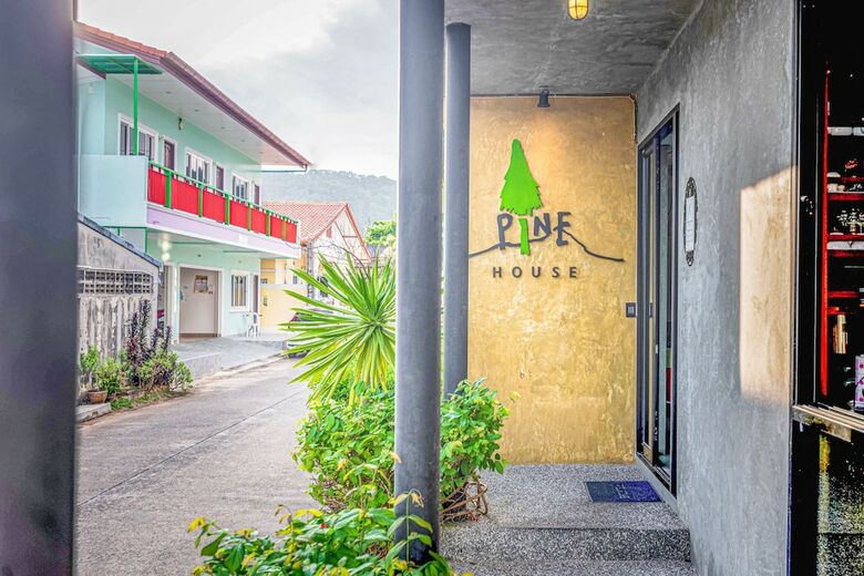 Oyo 401 Pine House Hotel Rawai