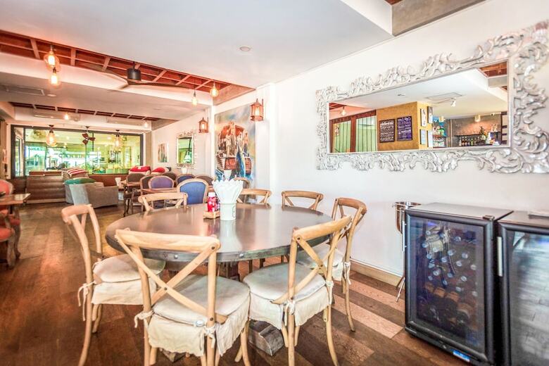Oyo 401 Pine House Hotel Rawai