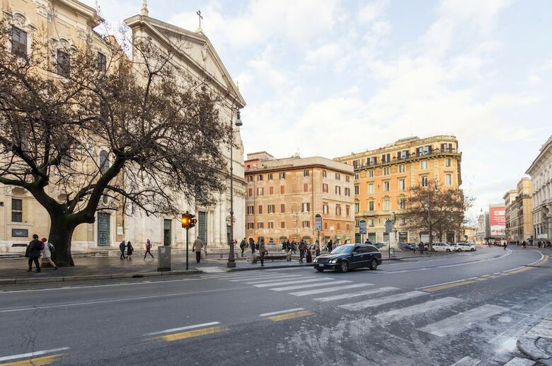 Cartari Apartment