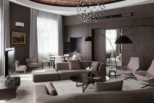 Bank Hotel