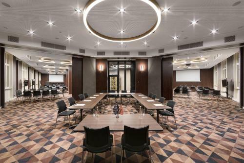Bank Hotel