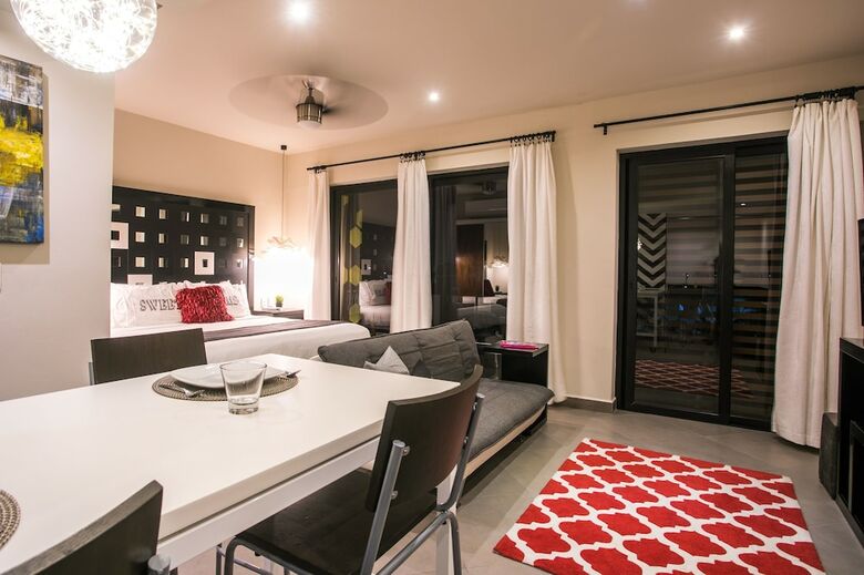 Aparthotel Honey B Suites
