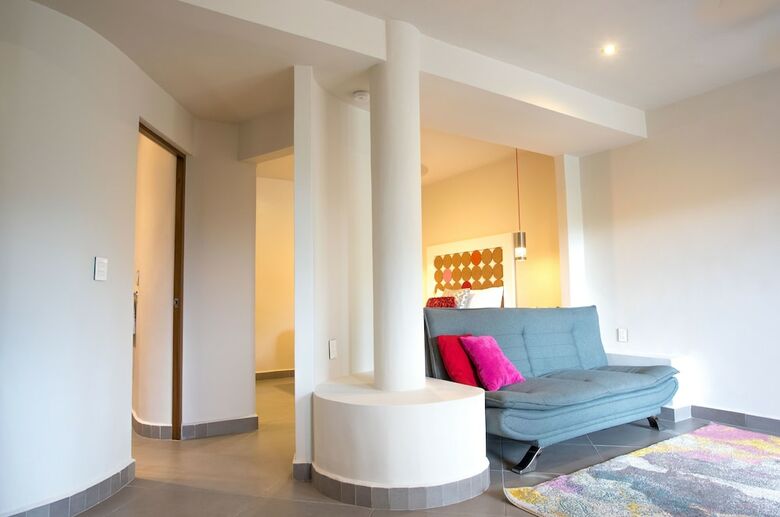 Aparthotel Honey B Suites