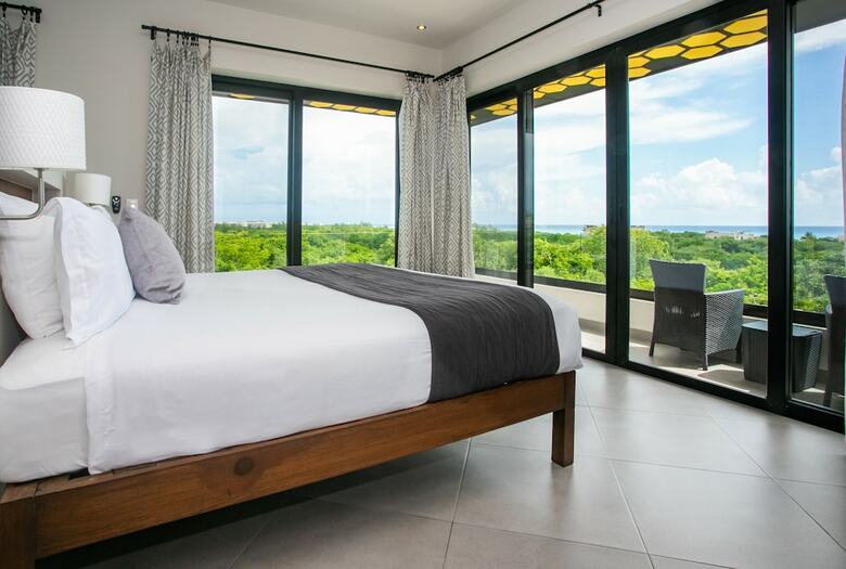 Aparthotel Honey B Suites