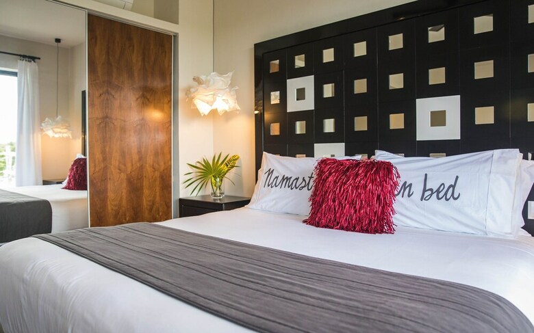 Aparthotel Honey B Suites