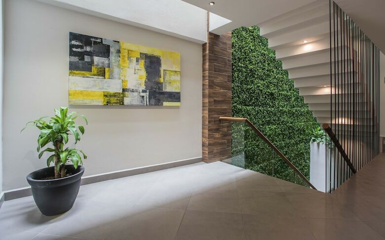 Aparthotel Honey B Suites