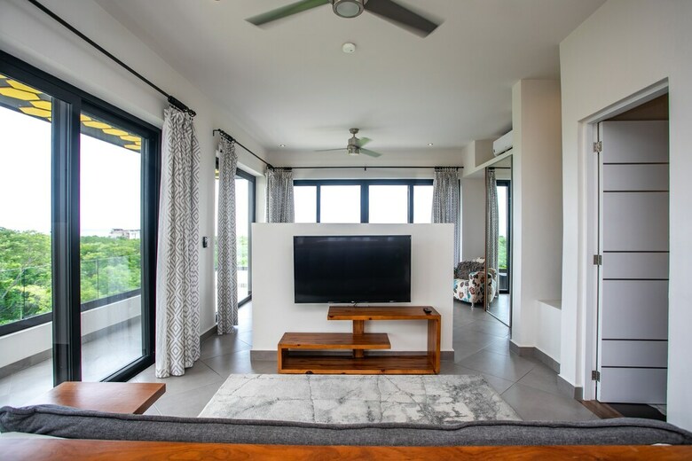 Aparthotel Honey B Suites