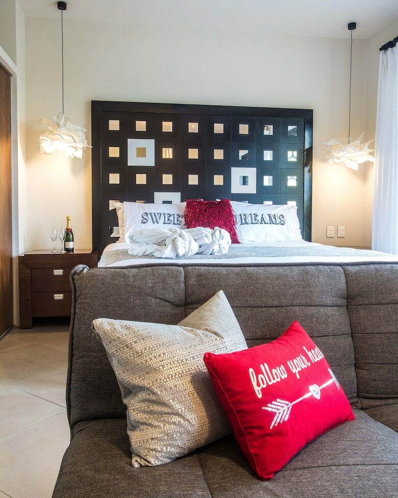 Aparthotel Honey B Suites