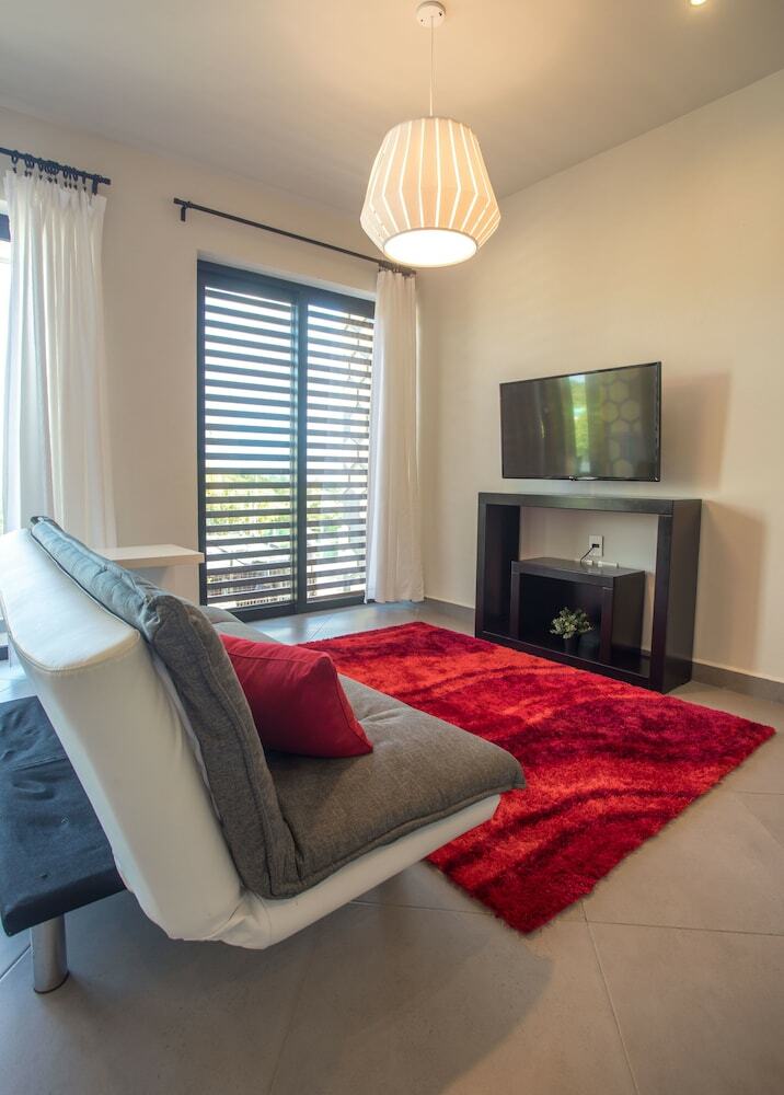 Aparthotel Honey B Suites
