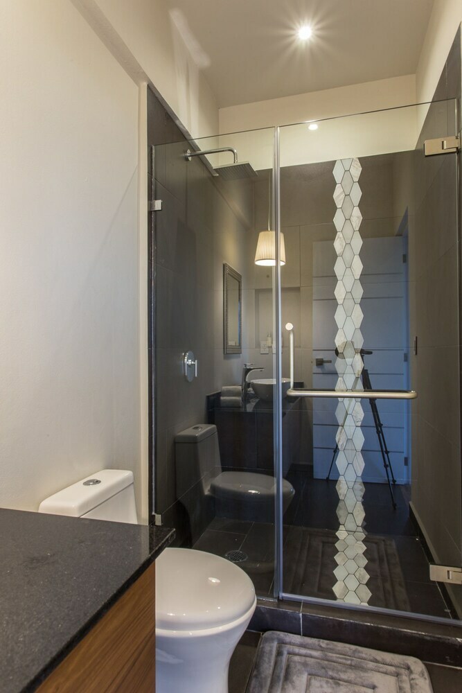 Aparthotel Honey B Suites