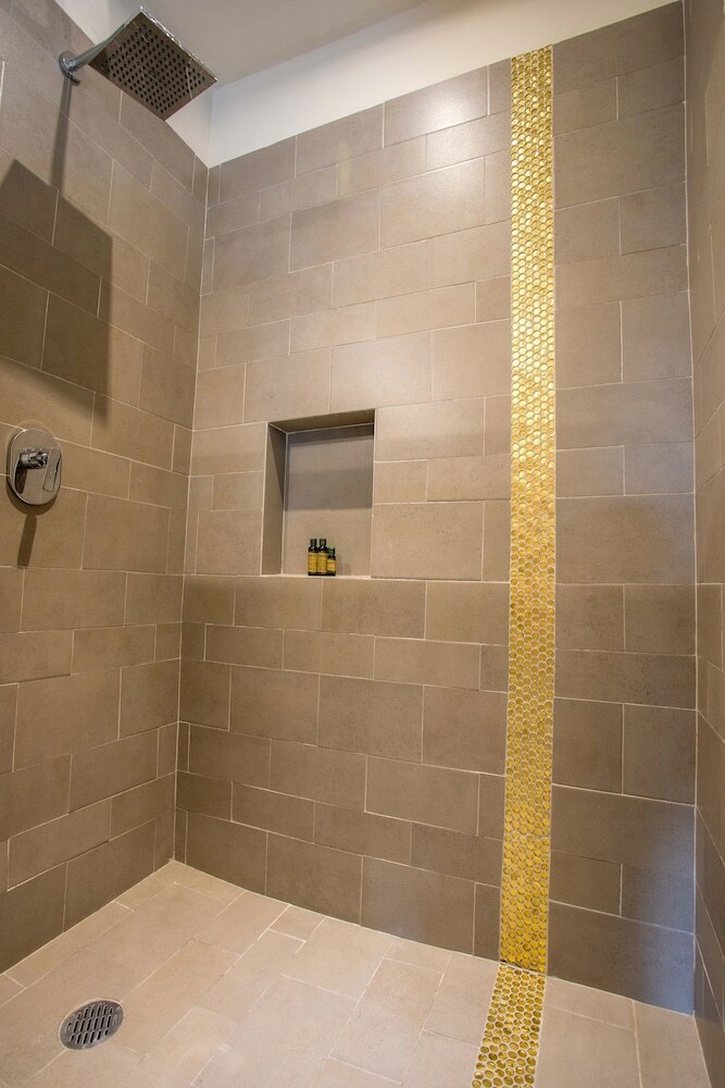 Aparthotel Honey B Suites