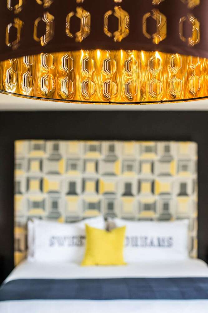 Aparthotel Honey B Suites