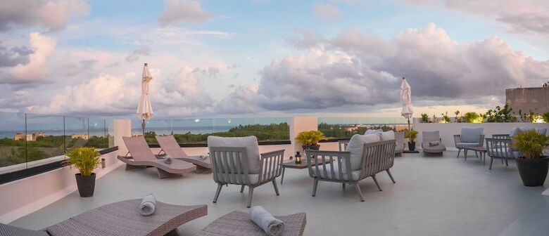 Aparthotel Honey B Suites