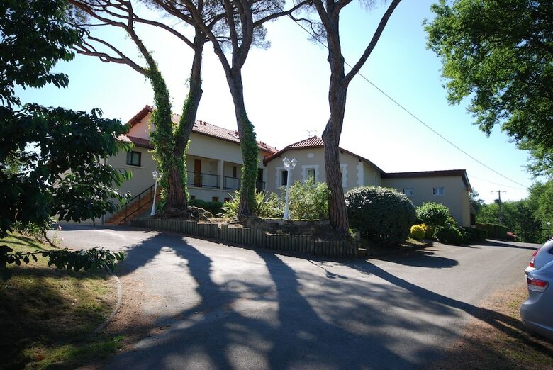 Residencia Auberge Des Trois Pins