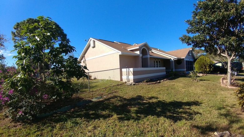 Avis House