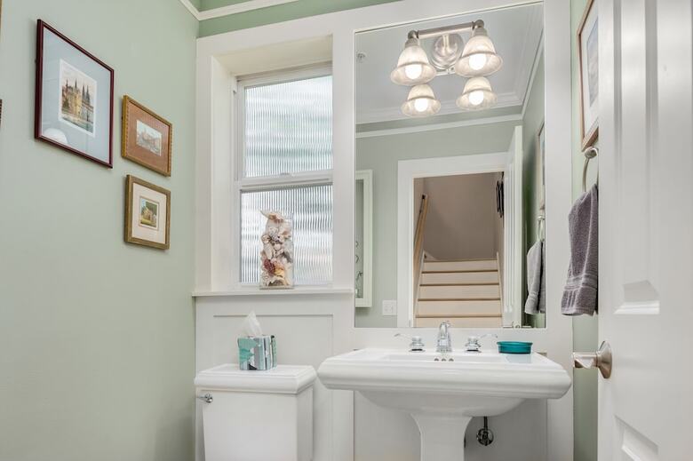 Seattle Vacation Home: Out Of Africa