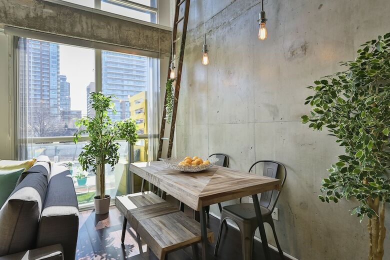 Quickstay - Sunlit Luxury Loft On King West