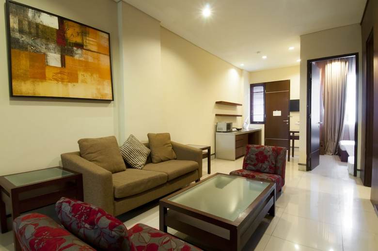 100 Sunset Boutique Hotel