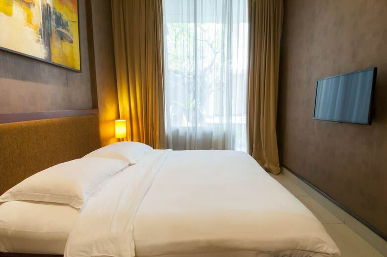 100 Sunset Boutique Hotel