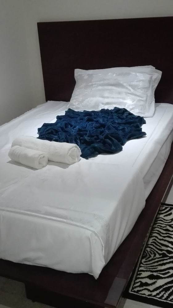 Commonlens Inn Hotel.