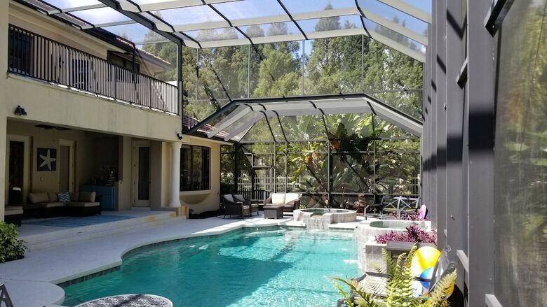Mansion Getaway - Sleeps 24