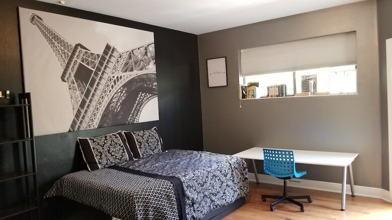 Mansion Getaway - Sleeps 24
