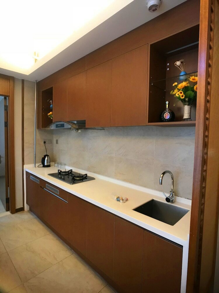 Sanya Linglong Lulushun Hotel