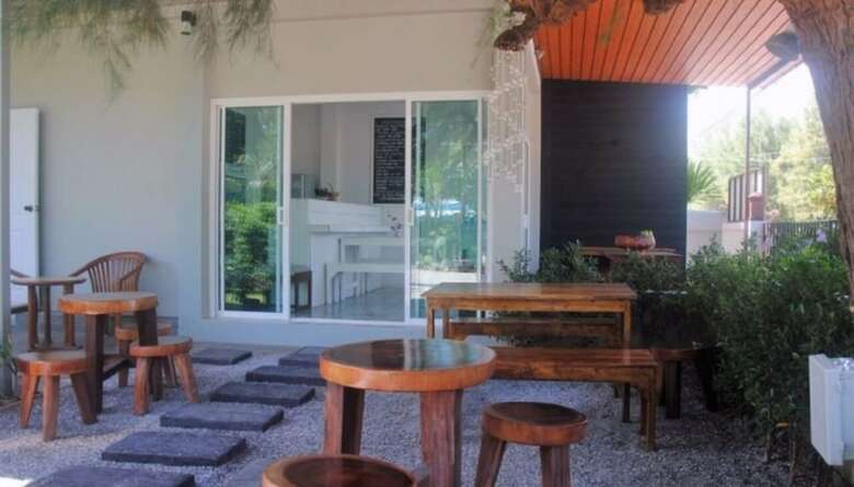 Hotel Baan Aroka Beach Front