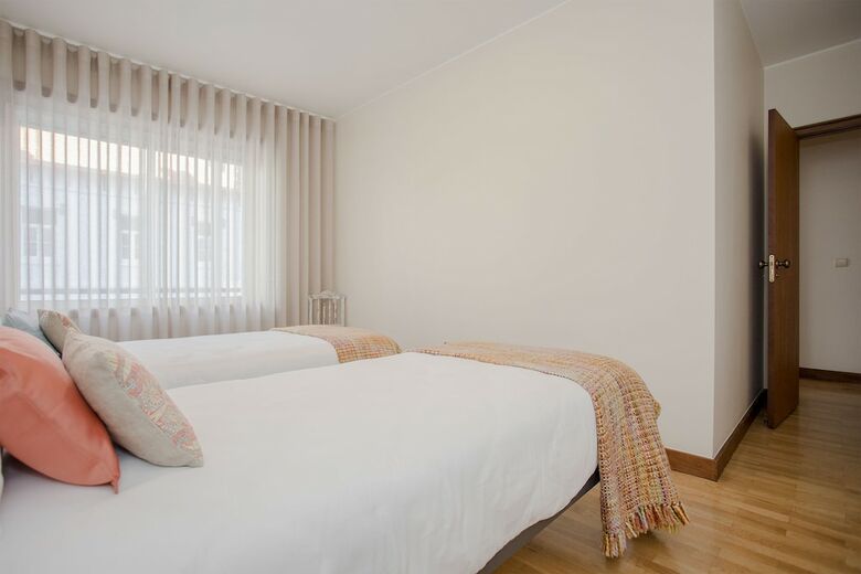 Liiiving In Matosinhos- Seaside Delight Apartment