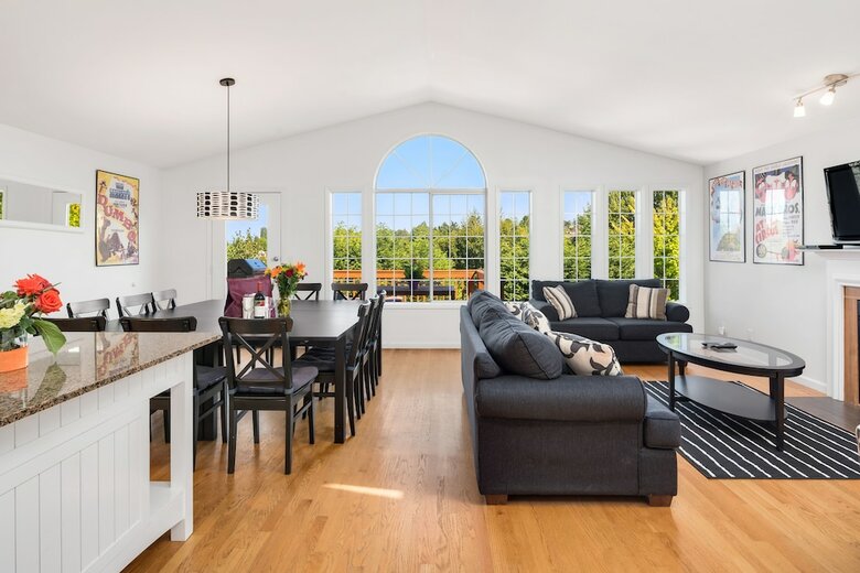 Seattle Vacation Home: The Big Top