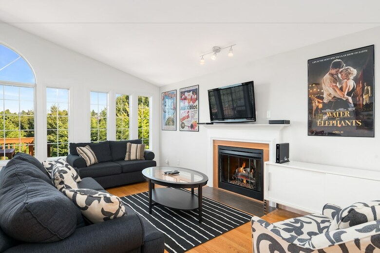 Seattle Vacation Home: The Big Top