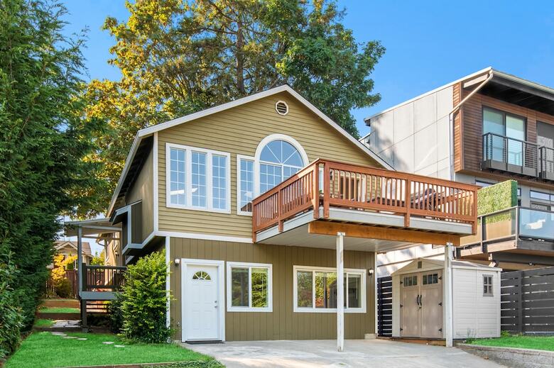 Seattle Vacation Home: The Big Top